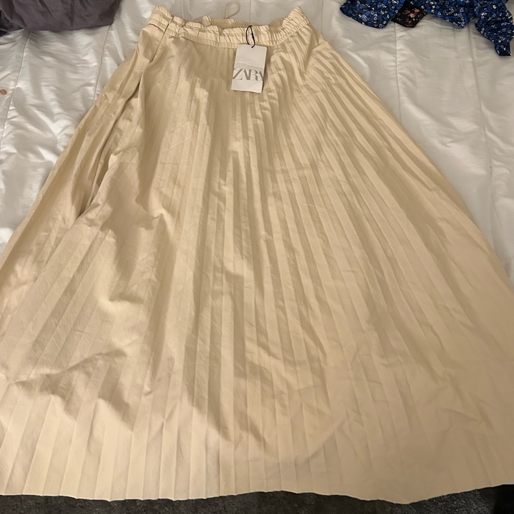 Zara Cream Faux Leather High-Waisted Pleated Skirt